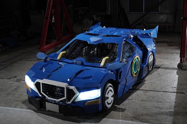 【速報】全長4mの人型変形ロボットが車にトランスフォーム！人が乗れる「J-deite RIDE」を公開、ド迫力変形映像を見よ！