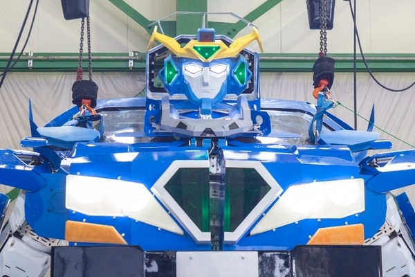 【速報】全長4mの人型変形ロボットが車にトランスフォーム！人が乗れる「J-deite RIDE」を公開、ド迫力変形映像を見よ！