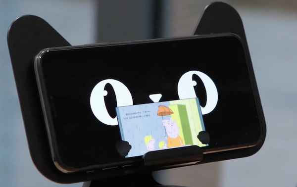 中国Alibabaのスマートスピーカー「Tmall Genie」にスマホをセットして猫ロボット化するアタッチメントホルダーが凄い