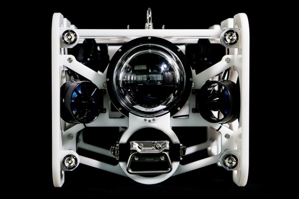 手軽に深海調査ができる水中ドローン「FullDepth DiveUnit300」が発表　300mの深海まで探査可能