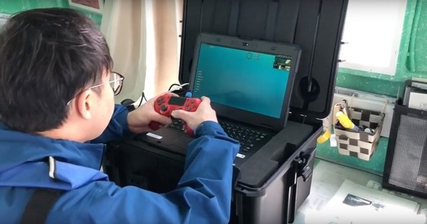 手軽に深海調査ができる水中ドローン「FullDepth DiveUnit300」が発表　300mの深海まで探査可能