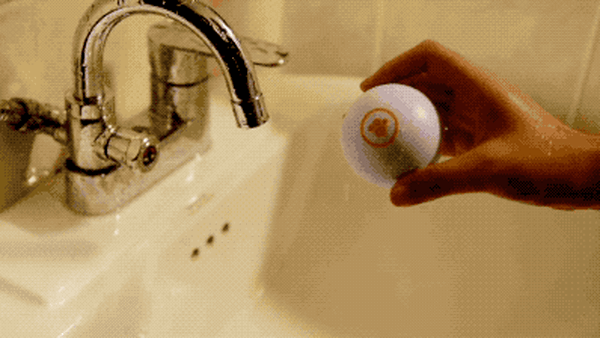 ペット向け人工知能ロボットボール「COCOMI」、Makuakeで資金調達中！ 1400%超えの大人気