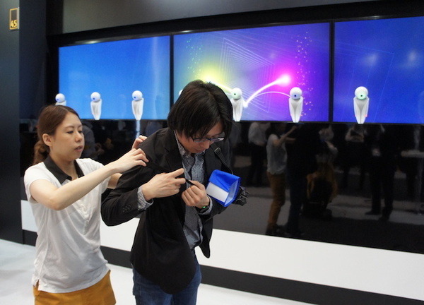 【富士通フォーラム 2018レポート】VRツールを使ったロボピンの振り付けやロボットのビジネス活用