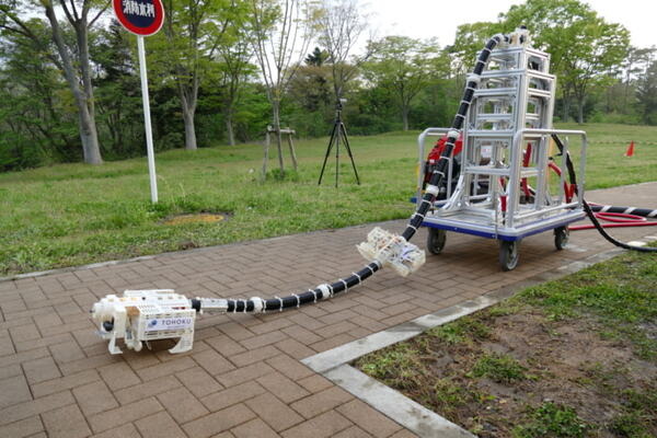 水を操って空を飛ぶ消火ロボット「ドラゴンファイヤーファイター」登場　建物内の火元を直接消火可能