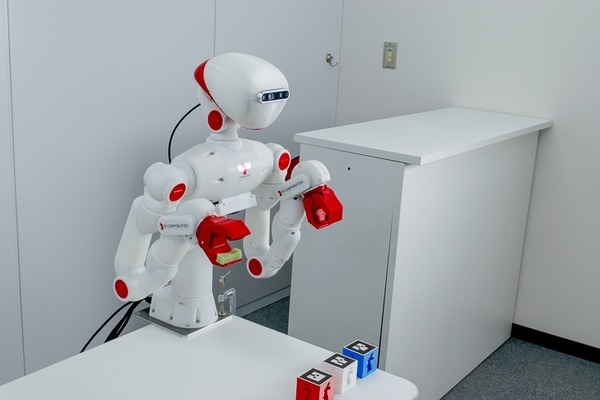 【動画あり】17軸の上半身ヒューマノイド型双腕ロボット、6月1日より発売 　アールティが開発