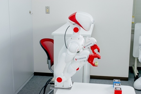 【動画あり】17軸の上半身ヒューマノイド型双腕ロボット、6月1日より発売 　アールティが開発