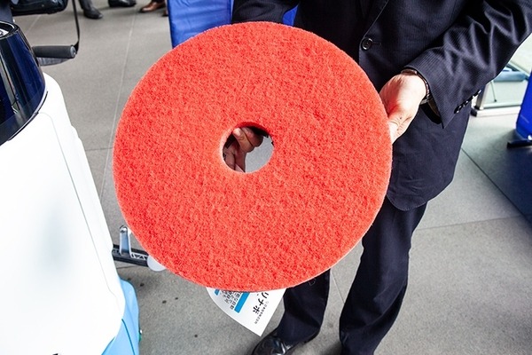 清掃業界の高齢化とスタッフ不足に挑む！三菱地所が日本信号の自動運転掃除ロボット「クリナボ」の実証実験デモを公開 (2)