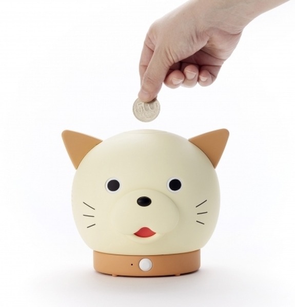 スマート貯金箱「バンクワン」と「バンクニャン」は、貯金額もニュースも教えてくれる　タカラトミーアーツが9月発売へ