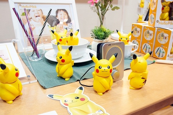 ピカチュウ300体がお出迎え！「ねえHelloPika(ハロピカ)」をタカラトミーが「東京おもちゃショー2018」でブース展示
