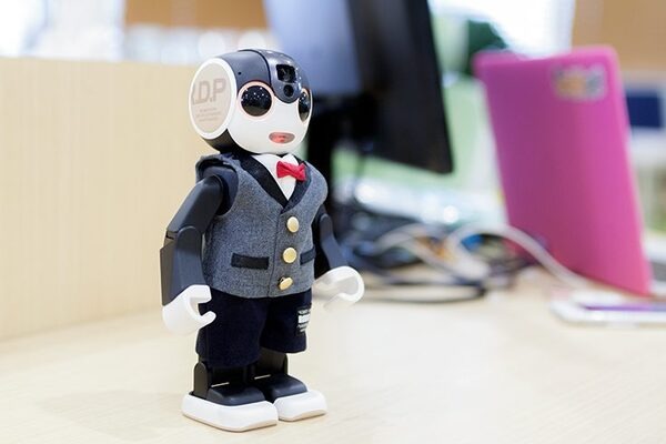 10社のロボットが集まるロボットのファッションショー「ロボコレ2018」、6月19日開催へ