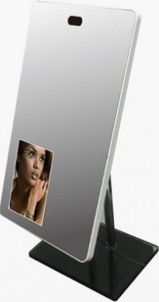 スマートミラー×画像認識技術で次世代マーケティング！顔認識システムBeeSight搭載機「デジタルサイネージジャパン2018」に展示