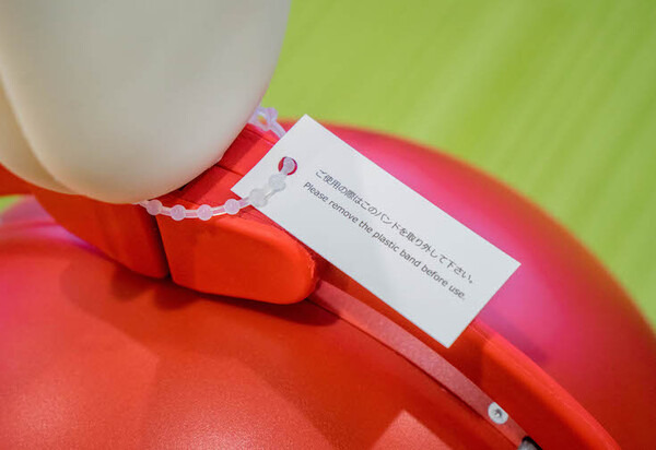 噂の拍手ロボット「ビッグクラッピー」レビュー！ 開封の儀