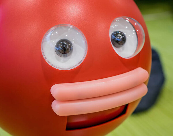 噂の拍手ロボット「ビッグクラッピー」レビュー！ 開封の儀