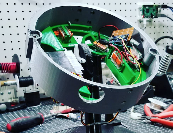 スターウォーズ新作登場のドロイド「L3-37」風の自作Alexaデバイス登場