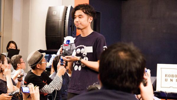 10種のロボットが集結！ 衣装をまとったロボットファッションショー「ロボコレ2018」が開催