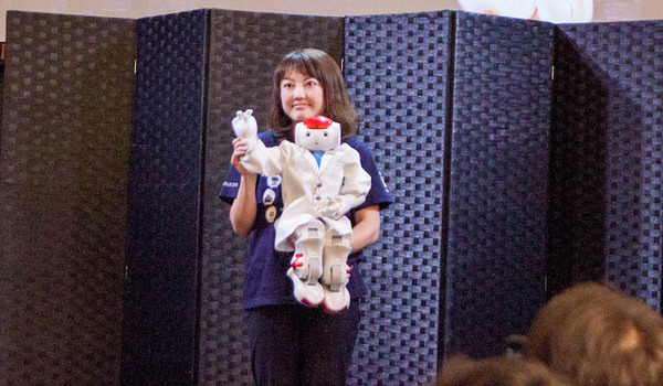 10種のロボットが集結！ 衣装をまとったロボットファッションショー「ロボコレ2018」が開催