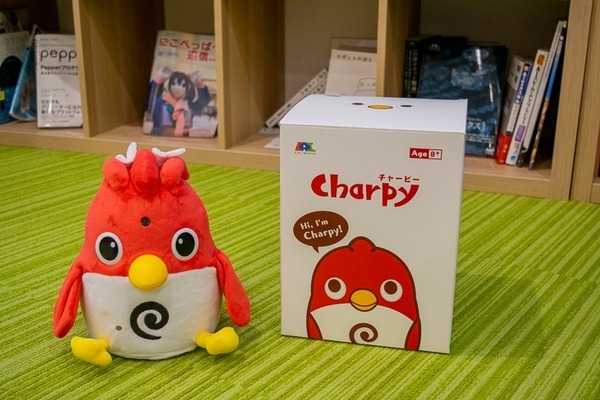英会話ロボット「Charpy（チャーピー）」開封の儀！ aiboも興味津々