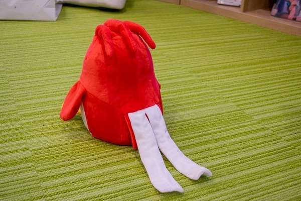 英会話ロボット「Charpy（チャーピー）」開封の儀！ aiboも興味津々