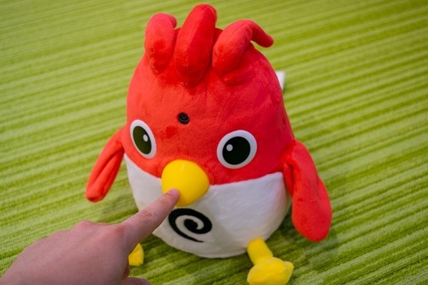 英会話ロボット「Charpy（チャーピー）」開封の儀！ aiboも興味津々
