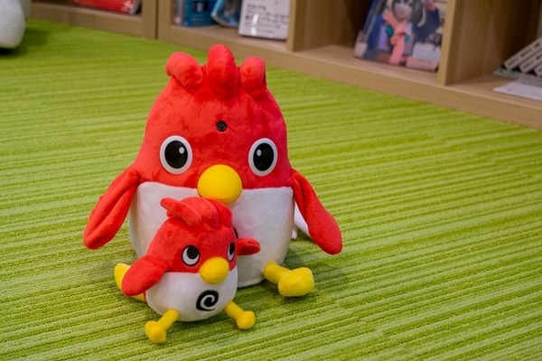 英会話ロボット「Charpy（チャーピー）」開封の儀！ aiboも興味津々