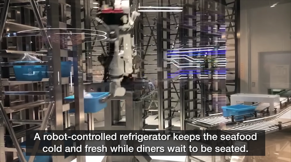 中国アリババが展開する「ロボットレストラン」は新鮮な食材で料理を提供する