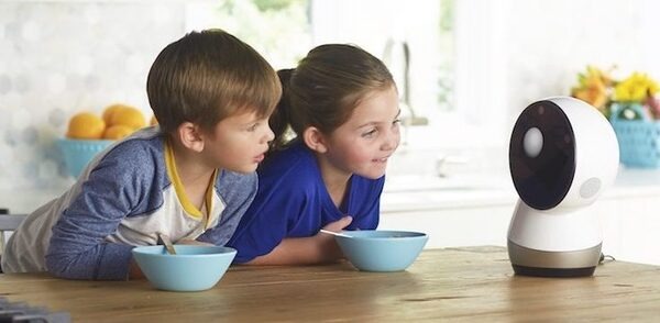 家庭用ロボット開発のJibo社が2度のレイオフを実施　話題のロボットがなぜ苦境に？