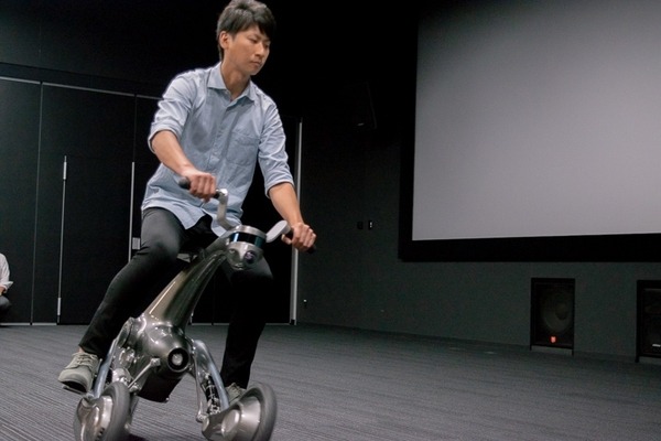 【動画あり】バイクに変形するロボット「CanguRo」千葉工大fuRoが開発　人機一体の操作性