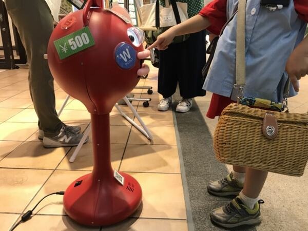 【突撃】アトレ目黒でビッグクラッピーを見かけたので取材してみた！任されていた仕事は? 通行人の反応は!?