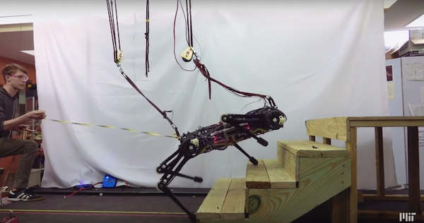 MIT開発の四足歩行ロボット「Cheetah 3」は大ジャンプができ、視覚情報なしで階段をのぼる
