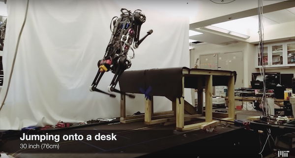 MIT開発の四足歩行ロボット「Cheetah 3」は大ジャンプができ、視覚情報なしで階段をのぼる