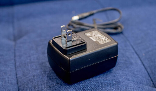 【レビュー】手軽に深層学習が始められる「AWS DeepLens」をゲット！さっそく開封の儀