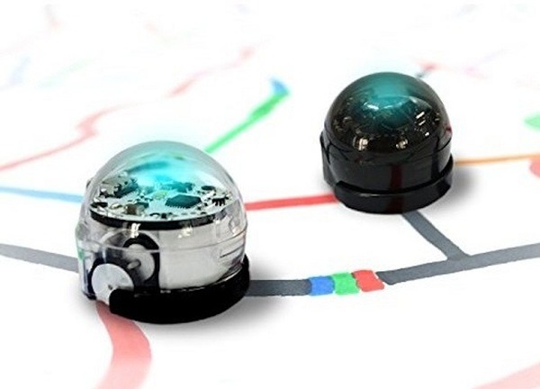 世界最小のプログラミング教育ロボット「Ozobot」の教材セット、指導案アイディア集や配布資料も入ったクラスルームキットを発表