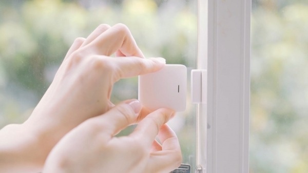 窓や扉の状態をスマホでチェックできるIoT機器「leafee mag」、2日間限定980円で割引販売