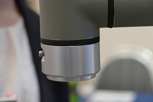 ユニバーサルロボット、新主力製品「e-シリーズ」の説明会を実施　UXを刷新、より幅広い現場で速やかに使えるように