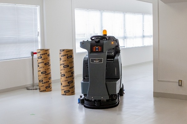 ソフトバンクの自動運転掃除ロボット(大型スクラバー)「RS26」発売！価格は248万円、サービス名は「AI清掃PRO」