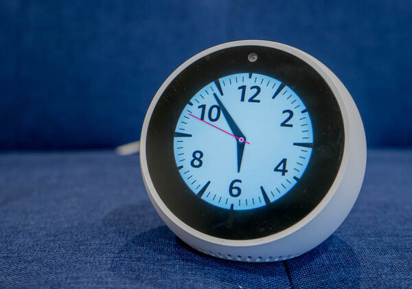 【発売前レビュー】明日発売の日本語版「Echo Spot」！ Alexa搭載のディスプレイ付きスマスピ