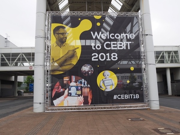 リニューアルしたドイツの「CEBIT」でロボットは？ Pepperやロボットバンドが存在感