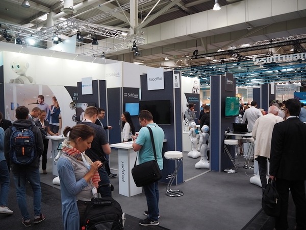 リニューアルしたドイツの「CEBIT」でロボットは？ Pepperやロボットバンドが存在感