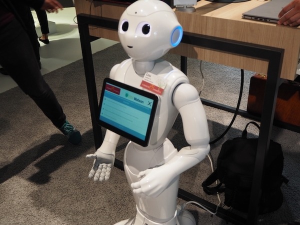 リニューアルしたドイツの「CEBIT」でロボットは？ Pepperやロボットバンドが存在感