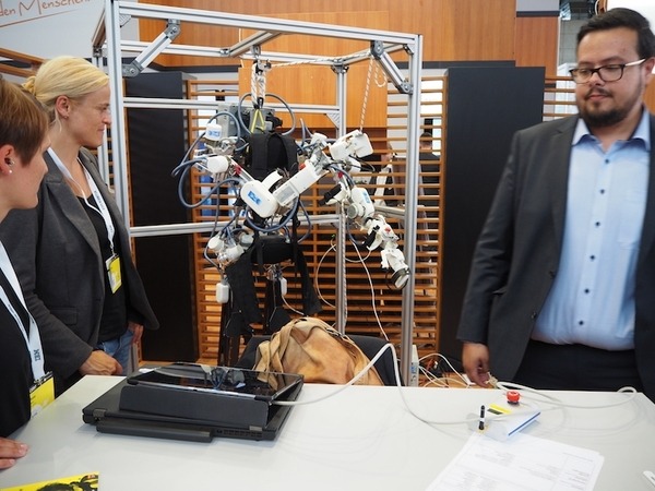 リニューアルしたドイツの「CEBIT」でロボットは？ Pepperやロボットバンドが存在感