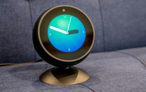 日本語版「Echo Spot」レビュー！ Alexa搭載のディスプレイ付きスマスピ