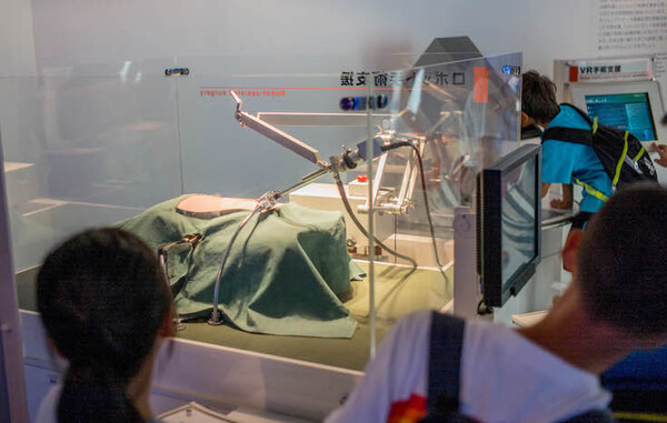 日本科学未来館で開催中の「デザインあ展」でロボット見てきた