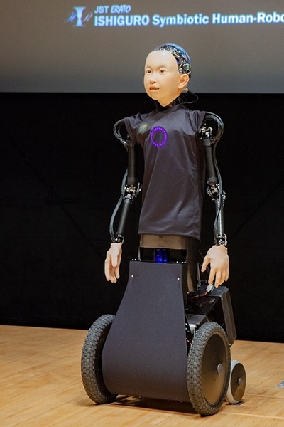 石黒教授が描く「ロボットとの共生」の未来！コンパニオンロボット実現へのロードマップと必要なロボット技術