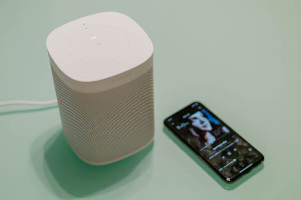 音楽好きのためのスマートスピーカー「Sonos One」国内先行販売モデルを早速レビュー！～開封の儀から音質チェックまで