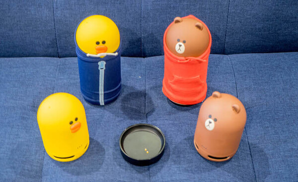 【レビュー】「LINE Clova Friends Dock」開封の儀！ 赤外線対応にする魔法の台