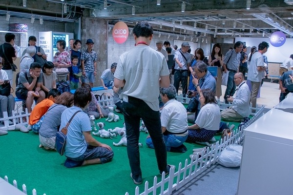 第一回「aiboファンミーティング」レポート　中が丸見えの「スケルトンaibo」の初展示も　#aibo