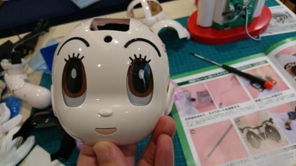 完成間近！ 講談社の「ATOM（アトム）」を68号まで組み立ててみた【週刊 鉄腕アトムを作ろう！】