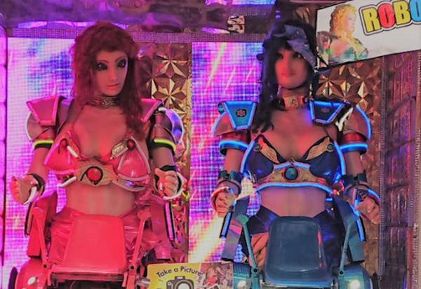 【ロボレス】新宿・歌舞伎町のロボットレストランが主要キャラ「ロボ子」をリニューアル！