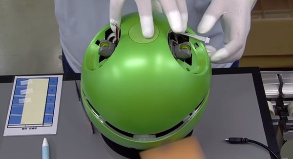 ガンダムの会話ロボット「ガンシェルジュ ハロ」VAIO安曇野工場で製造とテストの様子　バンダイのPVでチラ見