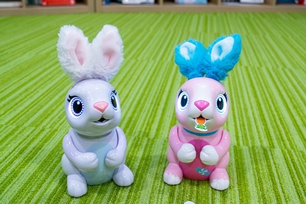 前代未聞！ 食べて”うんちする”ウサギ型ロボット「はらぺこラビット」、タカラトミーが発売へ